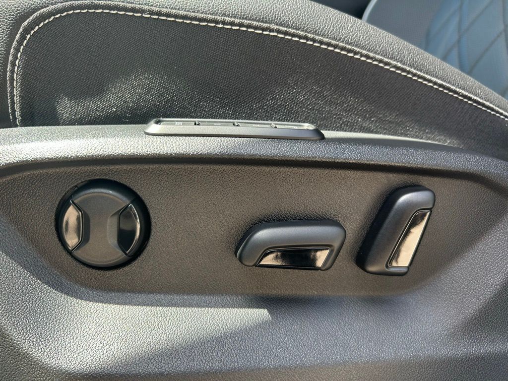 2026 Volkswagen Atlas Cross Sport 2.0T SEL Premium R-Line Tampa FL