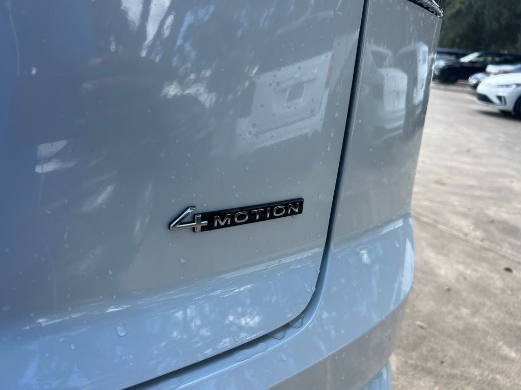 2026 Volkswagen Atlas Cross Sport 2.0T SEL Premium R-Line Tampa FL