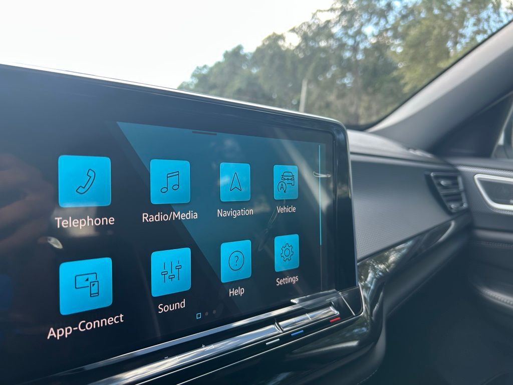 2026 Volkswagen Atlas Cross Sport 2.0T SEL Premium R-Line Tampa FL