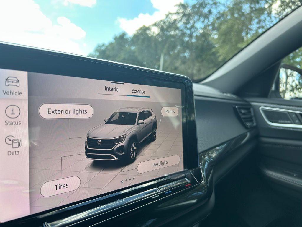 2026 Volkswagen Atlas Cross Sport 2.0T SEL Premium R-Line Tampa FL