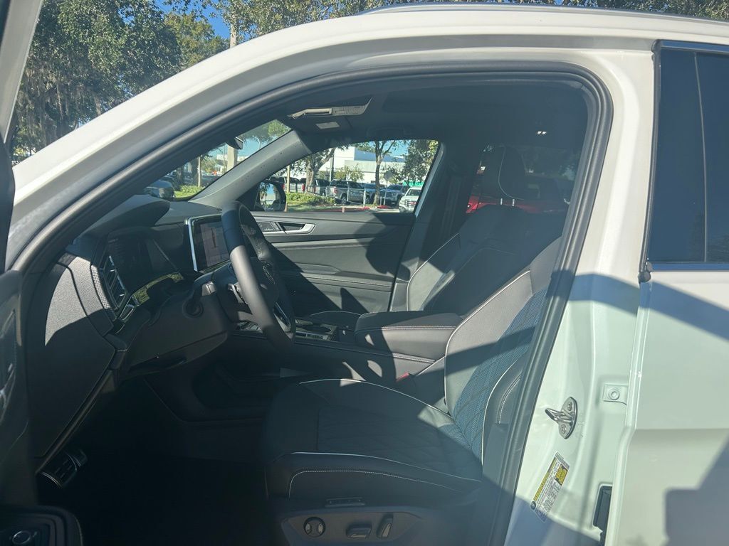 2026 Volkswagen Atlas Cross Sport 2.0T SEL Premium R-Line Tampa FL