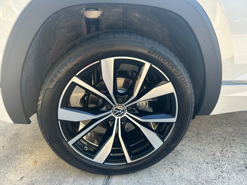 2026 Volkswagen Atlas Cross Sport 2.0T SEL Premium R-Line Tampa FL