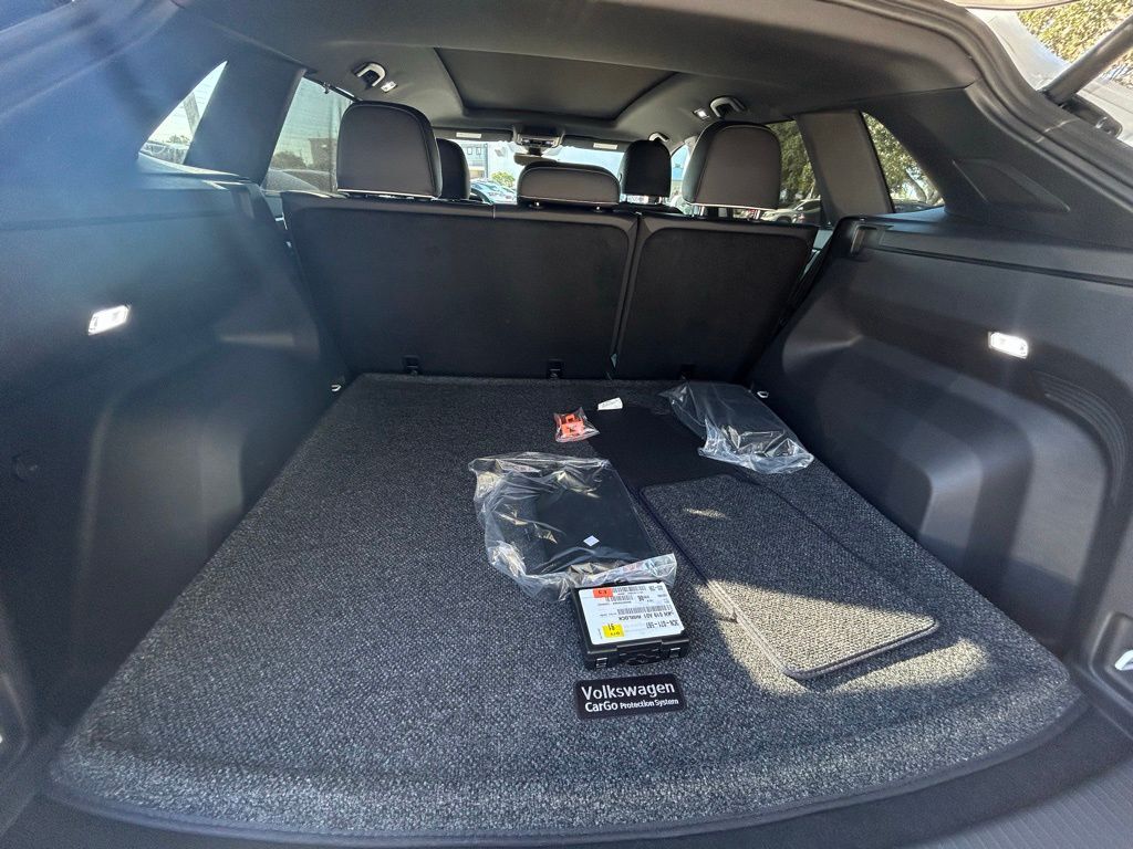 2026 Volkswagen Atlas Cross Sport 2.0T SEL Premium R-Line Tampa FL