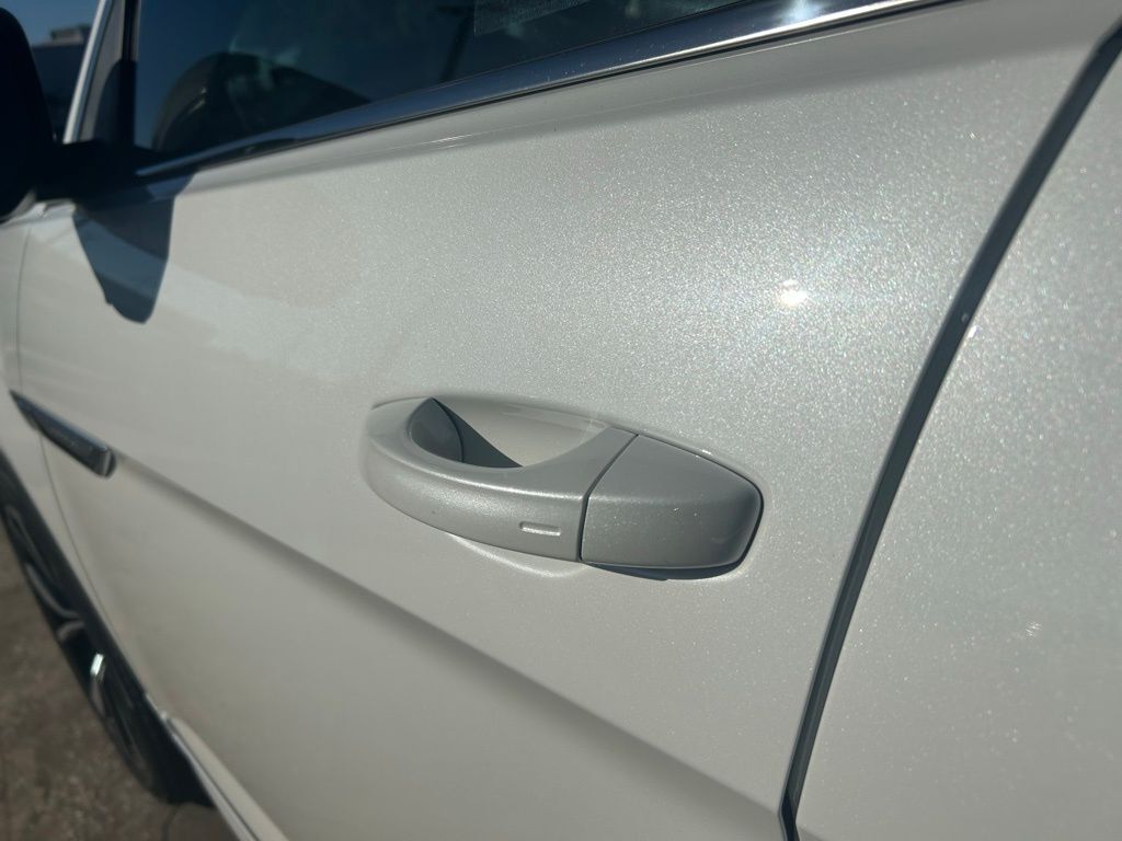 2026 Volkswagen Atlas Cross Sport 2.0T SEL Premium R-Line Tampa FL