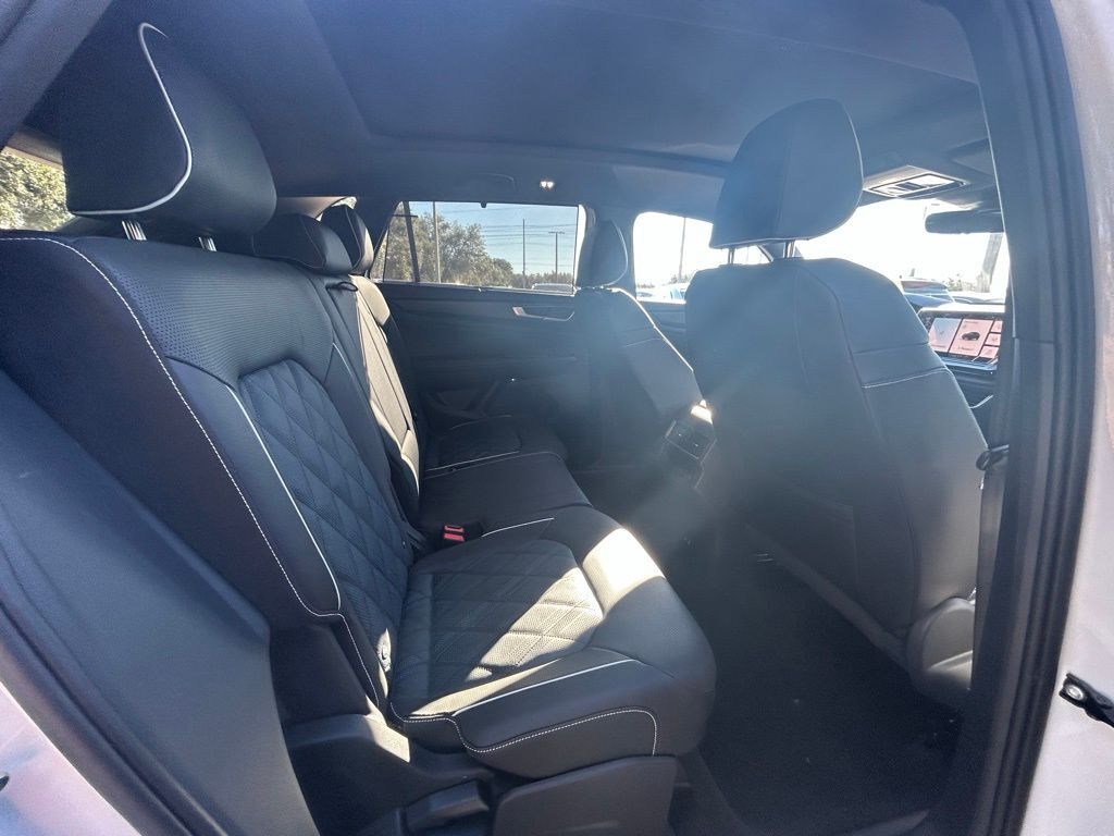 2026 Volkswagen Atlas Cross Sport 2.0T SEL Premium R-Line Tampa FL