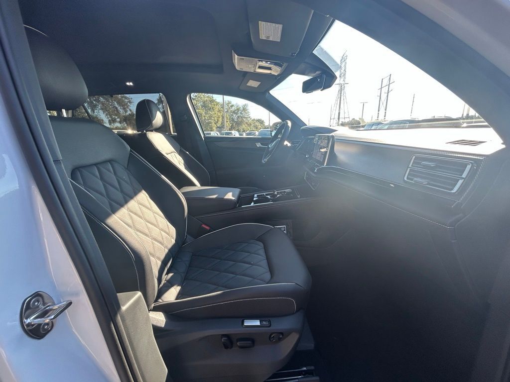 2026 Volkswagen Atlas Cross Sport 2.0T SEL Premium R-Line Tampa FL