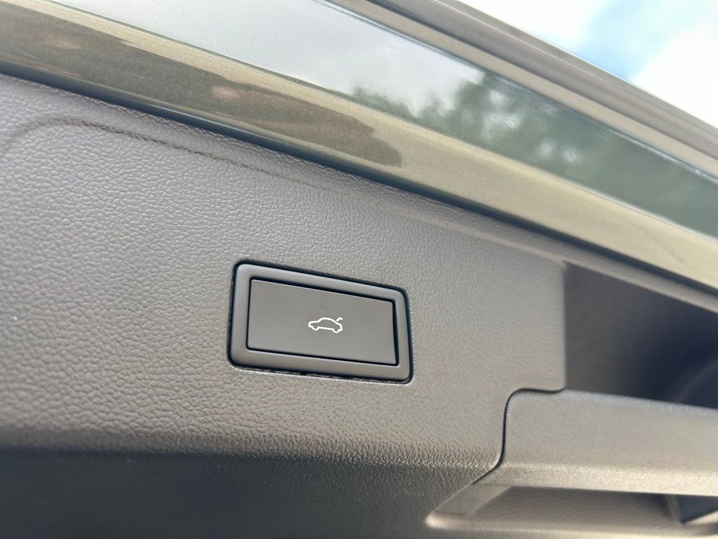 2026 Volkswagen Atlas Cross Sport 2.0T SEL Premium R-Line Tampa FL