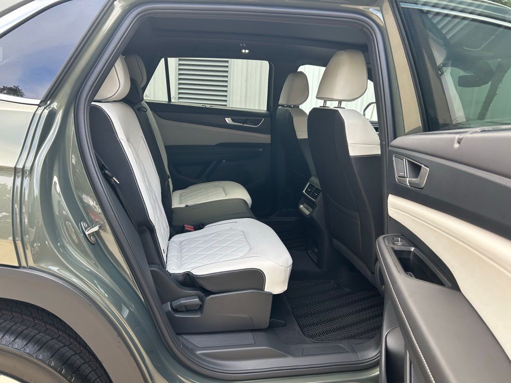 2026 Volkswagen Atlas Cross Sport 2.0T SEL Premium R-Line Tampa FL