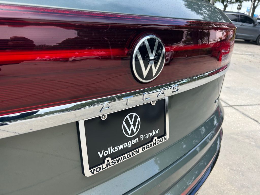 2026 Volkswagen Atlas Cross Sport 2.0T SEL Premium R-Line Tampa FL