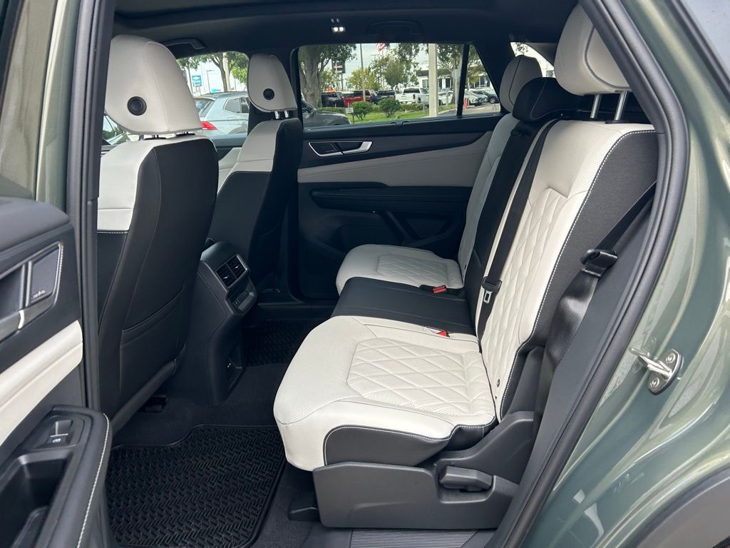 2026 Volkswagen Atlas Cross Sport 2.0T SEL Premium R-Line Tampa FL