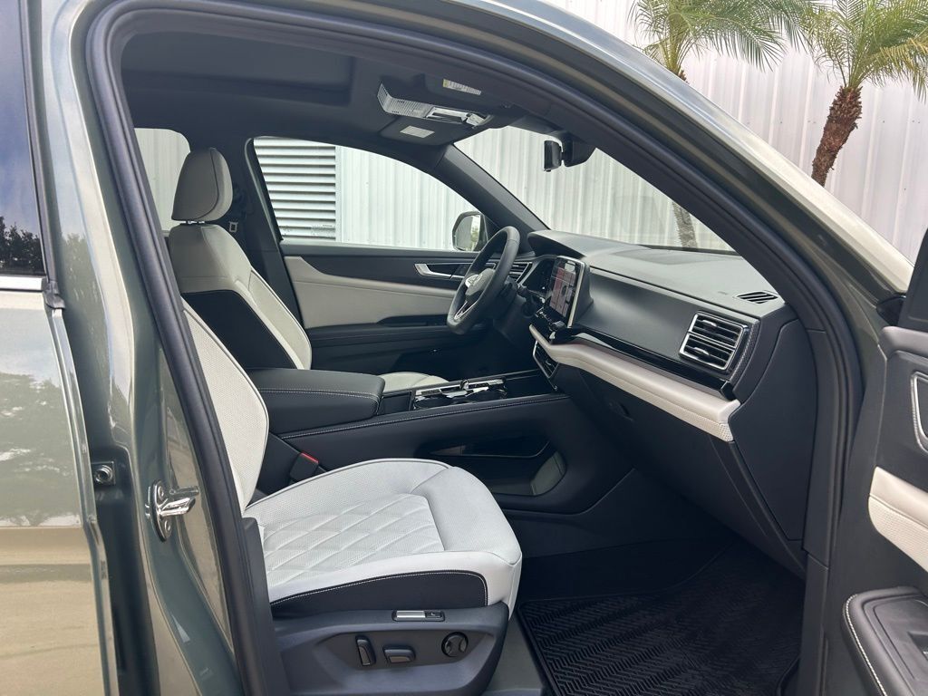 2026 Volkswagen Atlas Cross Sport 2.0T SEL Premium R-Line Tampa FL