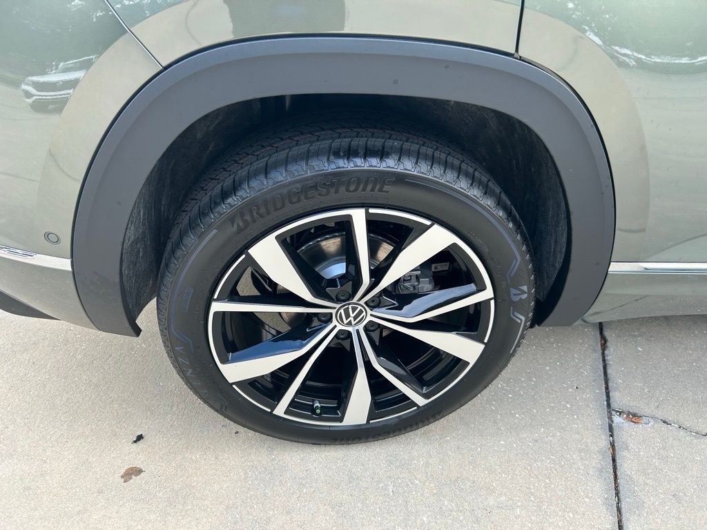 2026 Volkswagen Atlas Cross Sport 2.0T SEL Premium R-Line Tampa FL