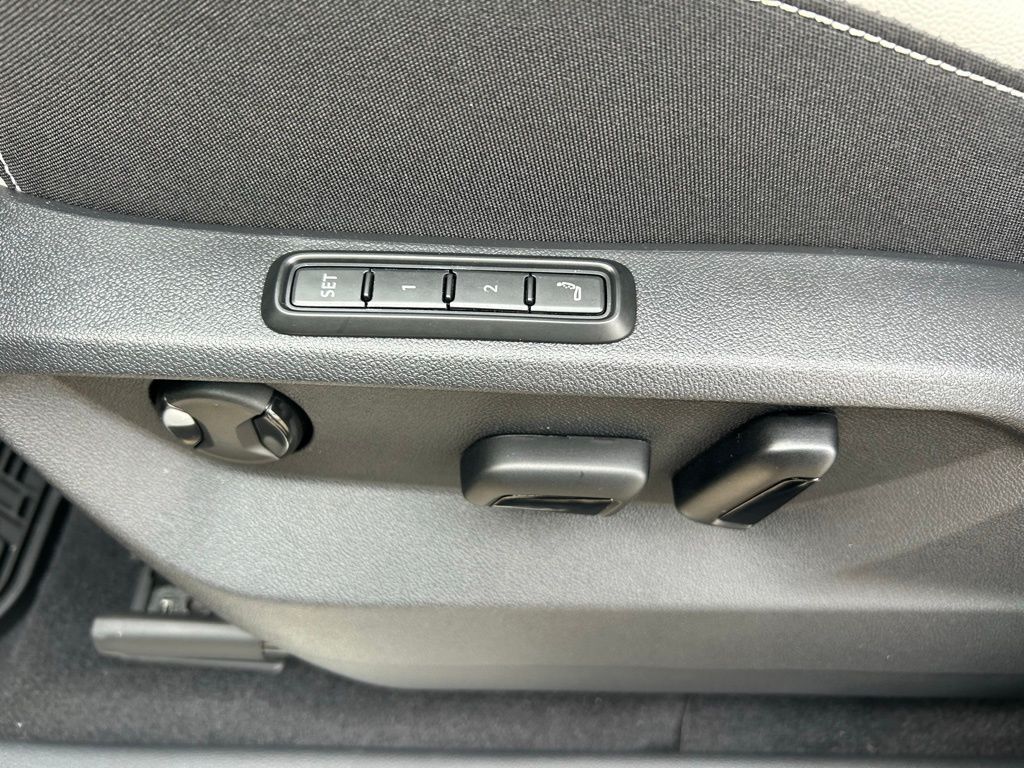 2026 Volkswagen Atlas Cross Sport 2.0T SEL Premium R-Line Tampa FL