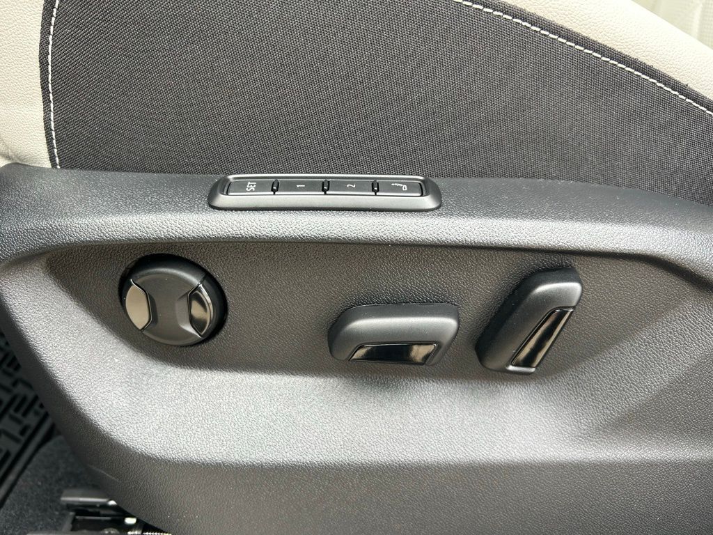 2026 Volkswagen Atlas Cross Sport 2.0T SEL Premium R-Line Tampa FL