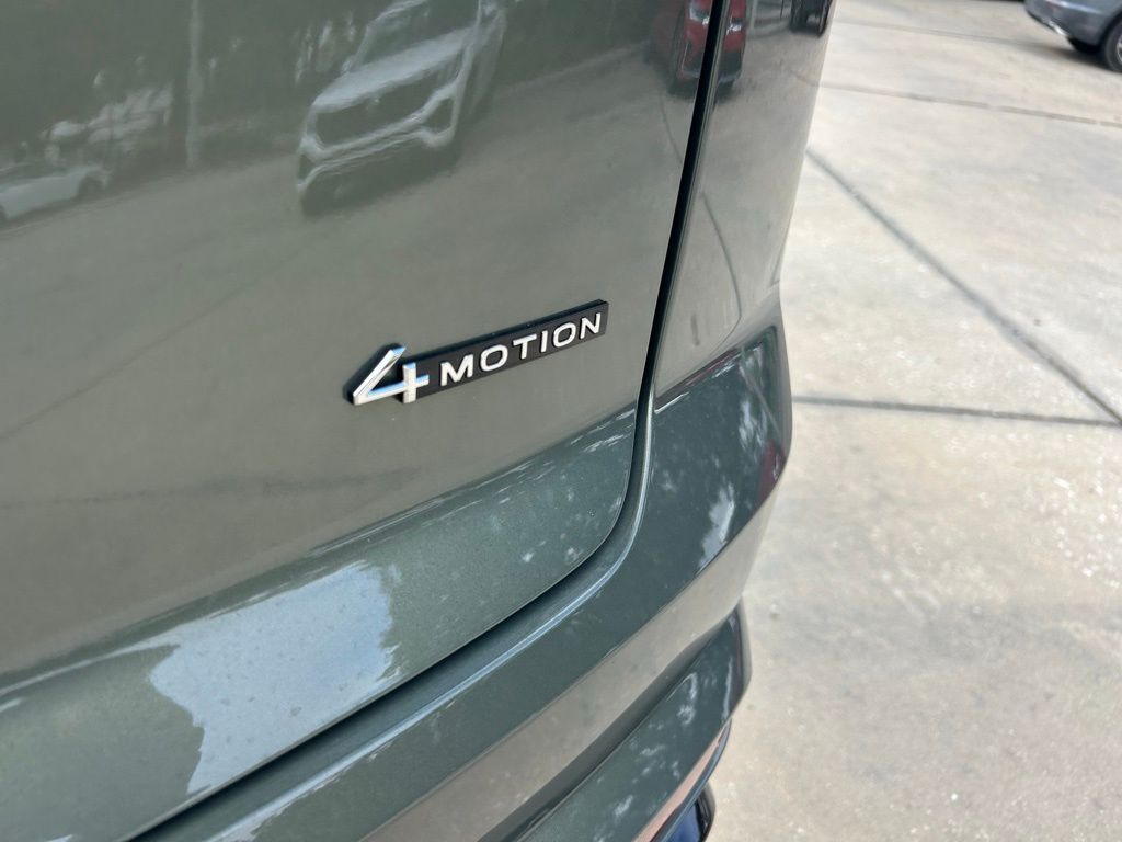 2026 Volkswagen Atlas Cross Sport 2.0T SEL Premium R-Line Tampa FL