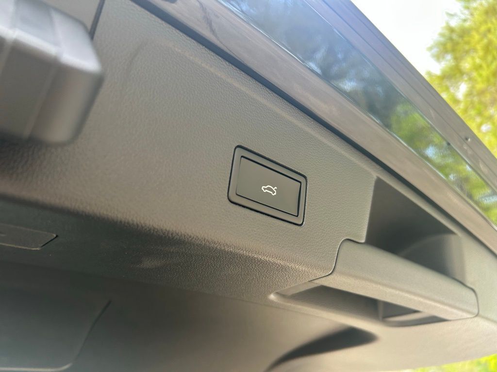 2026 Volkswagen Atlas Cross Sport 2.0T SEL Premium R-Line Tampa FL