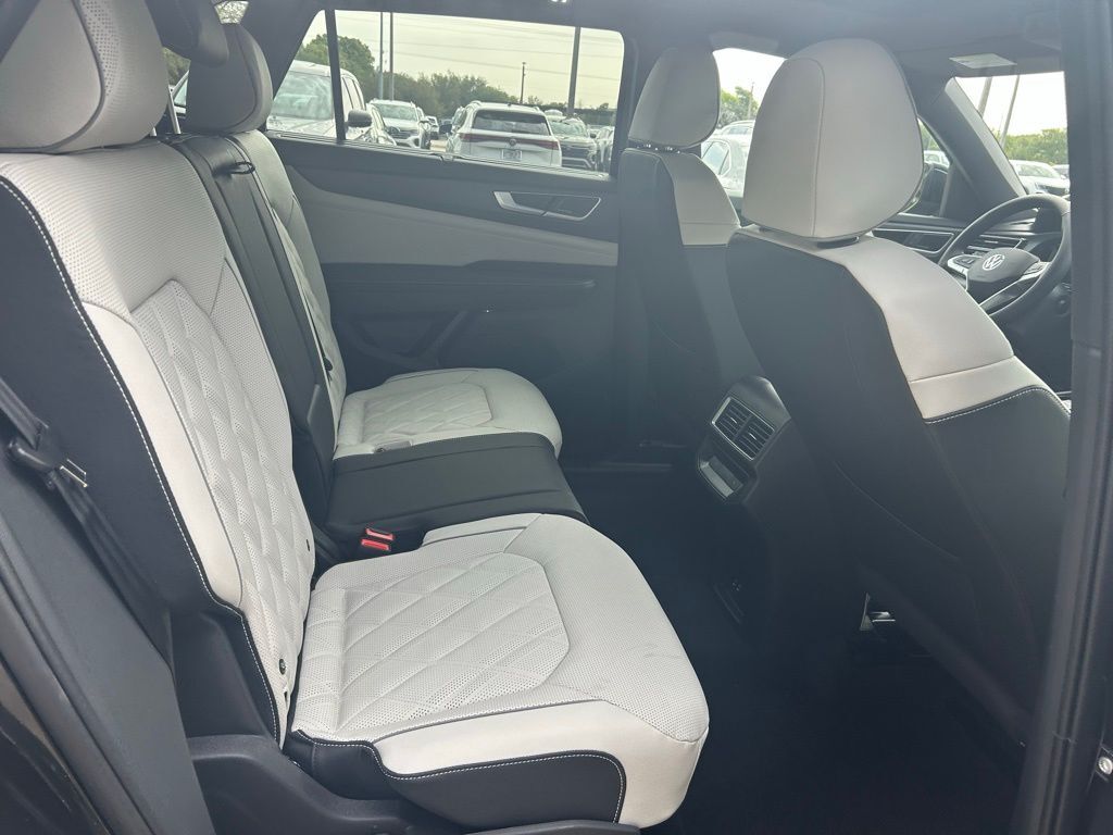 2026 Volkswagen Atlas Cross Sport 2.0T SEL Premium R-Line Tampa FL