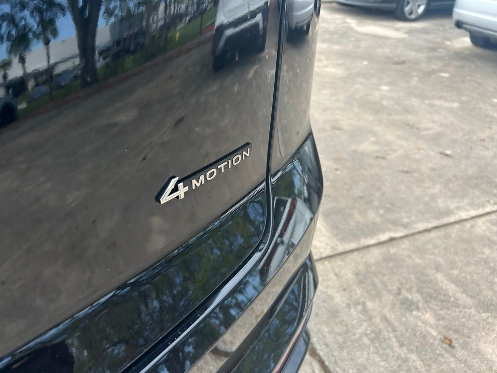 2026 Volkswagen Atlas Cross Sport 2.0T SEL Premium R-Line Tampa FL