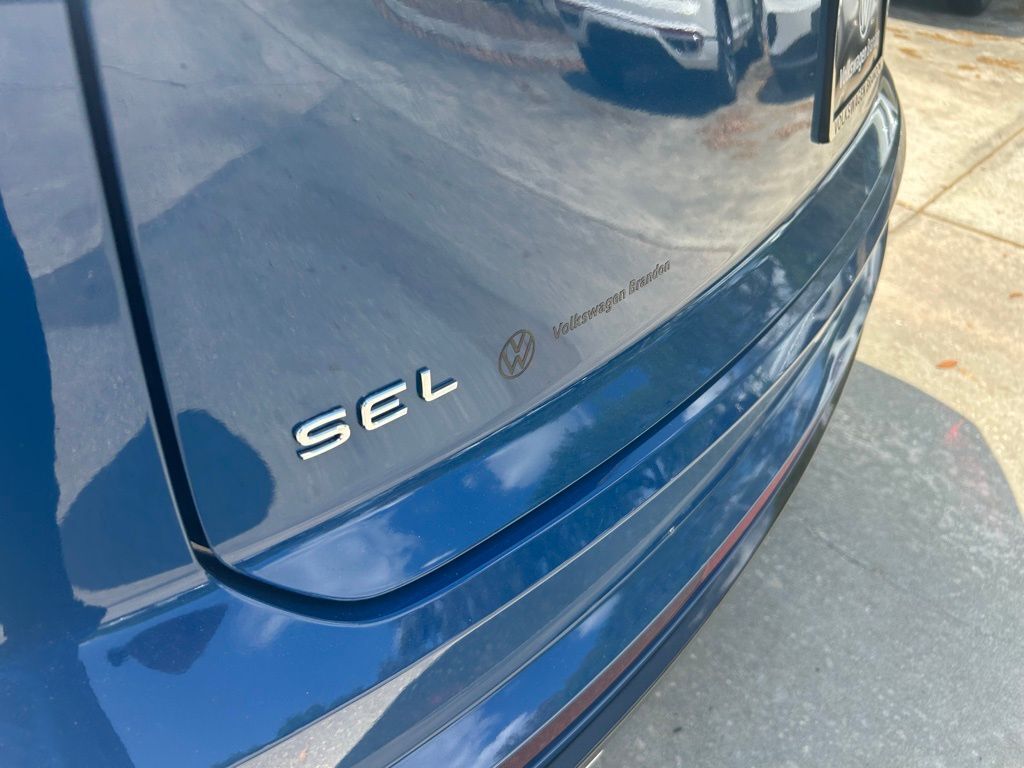 2026 Volkswagen Atlas Cross Sport 2.0T SEL Premium R-Line Tampa FL