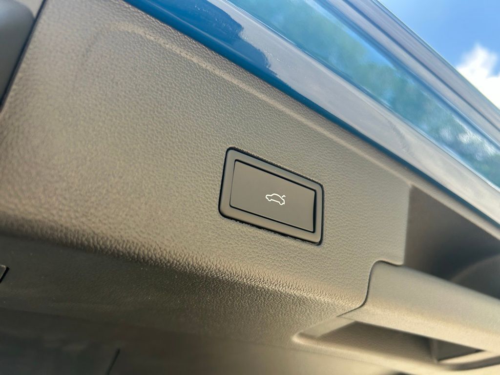 2026 Volkswagen Atlas Cross Sport 2.0T SEL Premium R-Line Tampa FL