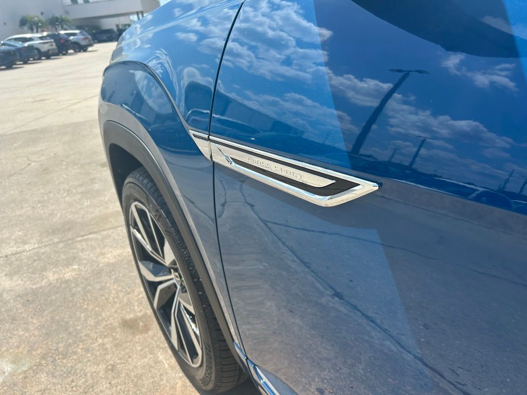 2026 Volkswagen Atlas Cross Sport 2.0T SEL Premium R-Line Tampa FL