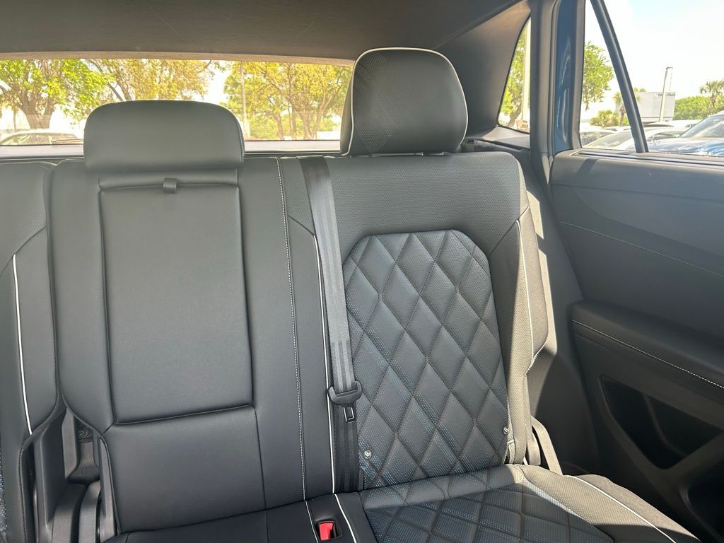 2026 Volkswagen Atlas Cross Sport 2.0T SEL Premium R-Line Tampa FL