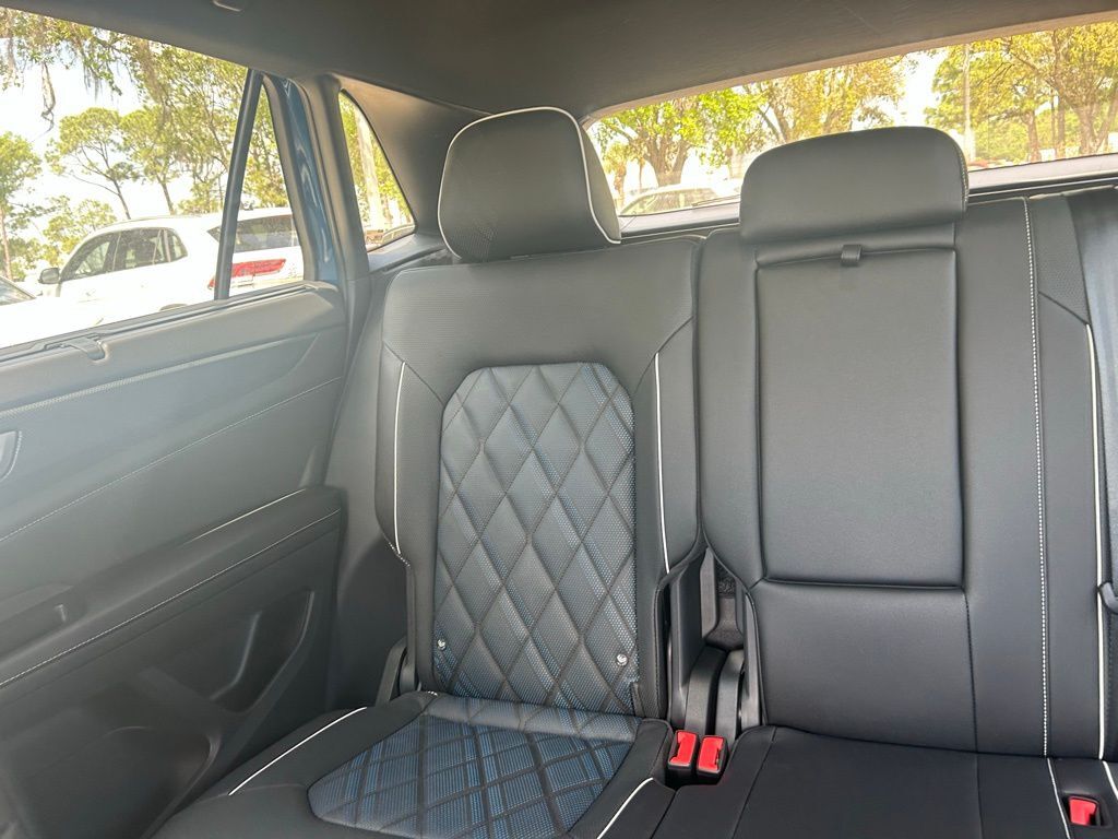 2026 Volkswagen Atlas Cross Sport 2.0T SEL Premium R-Line Tampa FL