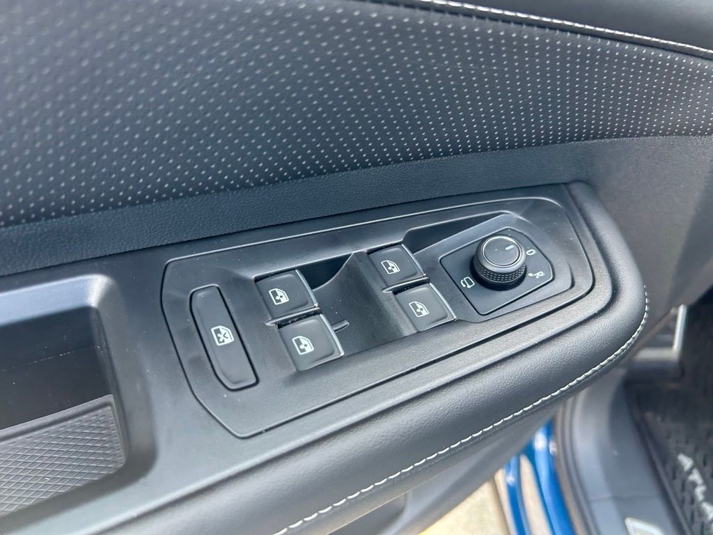 2026 Volkswagen Atlas Cross Sport 2.0T SEL Premium R-Line Tampa FL