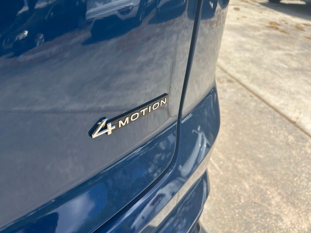 2026 Volkswagen Atlas Cross Sport 2.0T SEL Premium R-Line Tampa FL