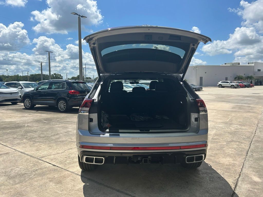 2026 Volkswagen Atlas Cross Sport 2.0T SEL Premium R-Line Tampa FL