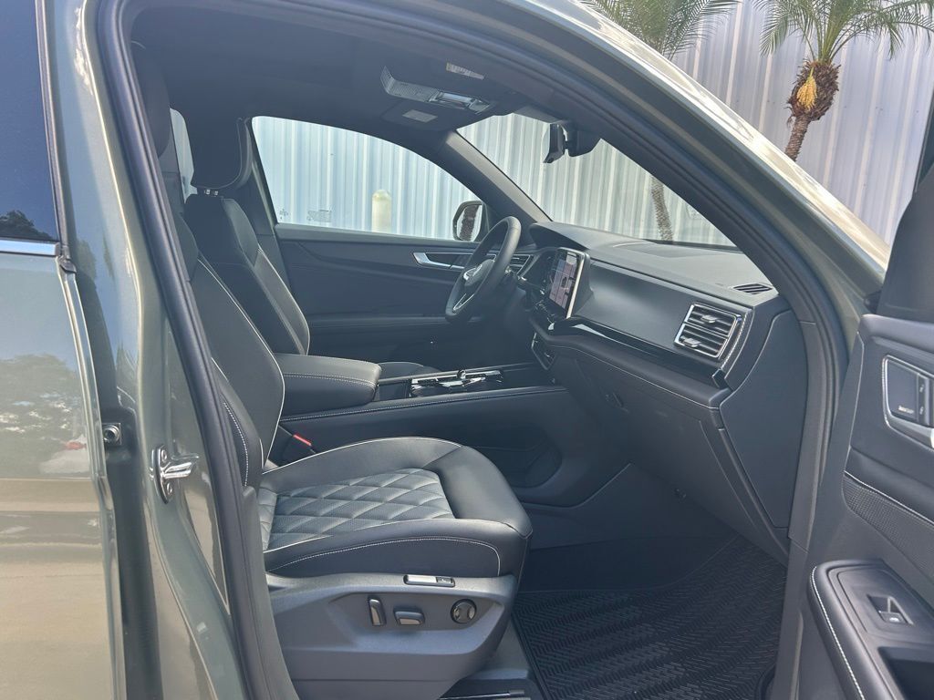 2026 Volkswagen Atlas Cross Sport 2.0T SEL Premium R-Line Tampa FL