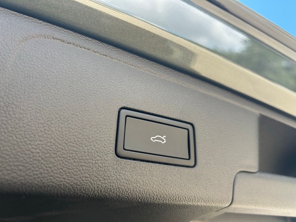 2026 Volkswagen Atlas Cross Sport 2.0T SEL Premium R-Line Tampa FL