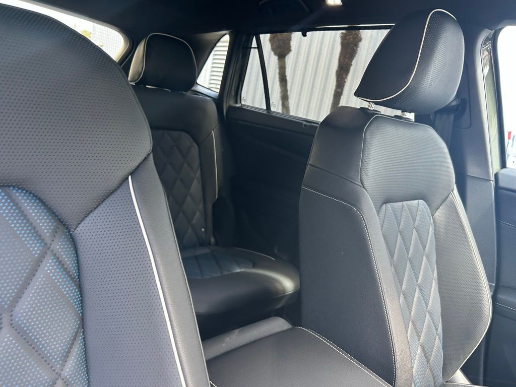 2026 Volkswagen Atlas Cross Sport 2.0T SEL Premium R-Line Tampa FL