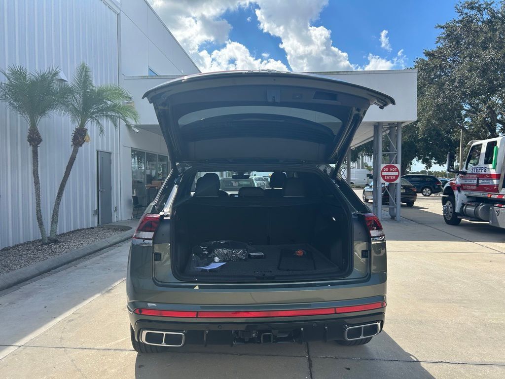 2026 Volkswagen Atlas Cross Sport 2.0T SEL Premium R-Line Tampa FL