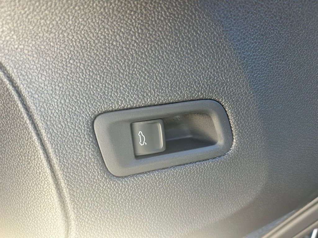 2026 Volkswagen Atlas Cross Sport 2.0T SEL Premium R-Line Tampa FL