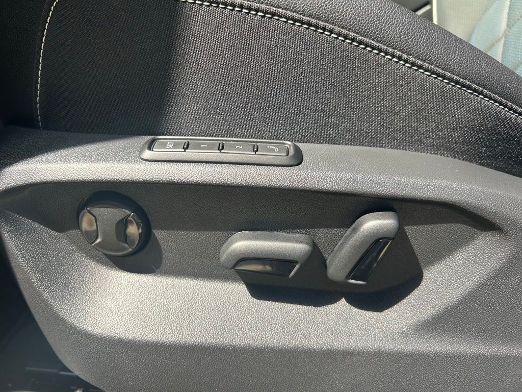 2026 Volkswagen Atlas Cross Sport 2.0T SEL Premium R-Line Tampa FL