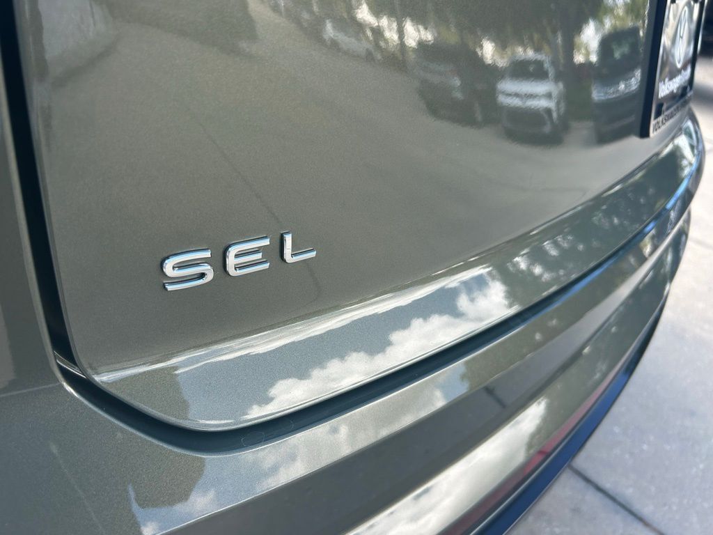 2026 Volkswagen Atlas Cross Sport 2.0T SEL Premium R-Line Tampa FL