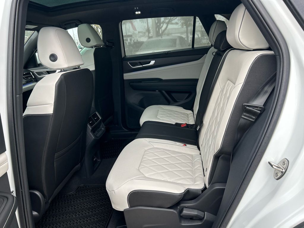 2026 Volkswagen Atlas Cross Sport 2.0T SEL Premium R-Line Tampa FL