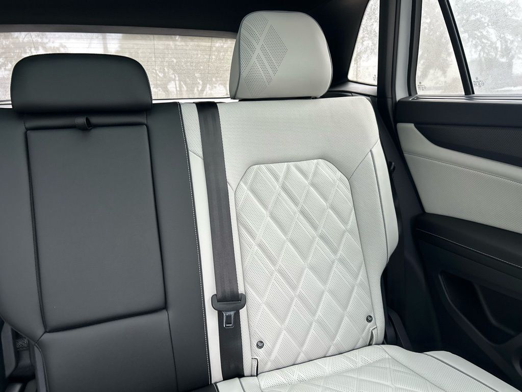 2026 Volkswagen Atlas Cross Sport 2.0T SEL Premium R-Line Tampa FL