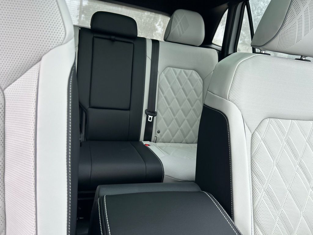 2026 Volkswagen Atlas Cross Sport 2.0T SEL Premium R-Line Tampa FL