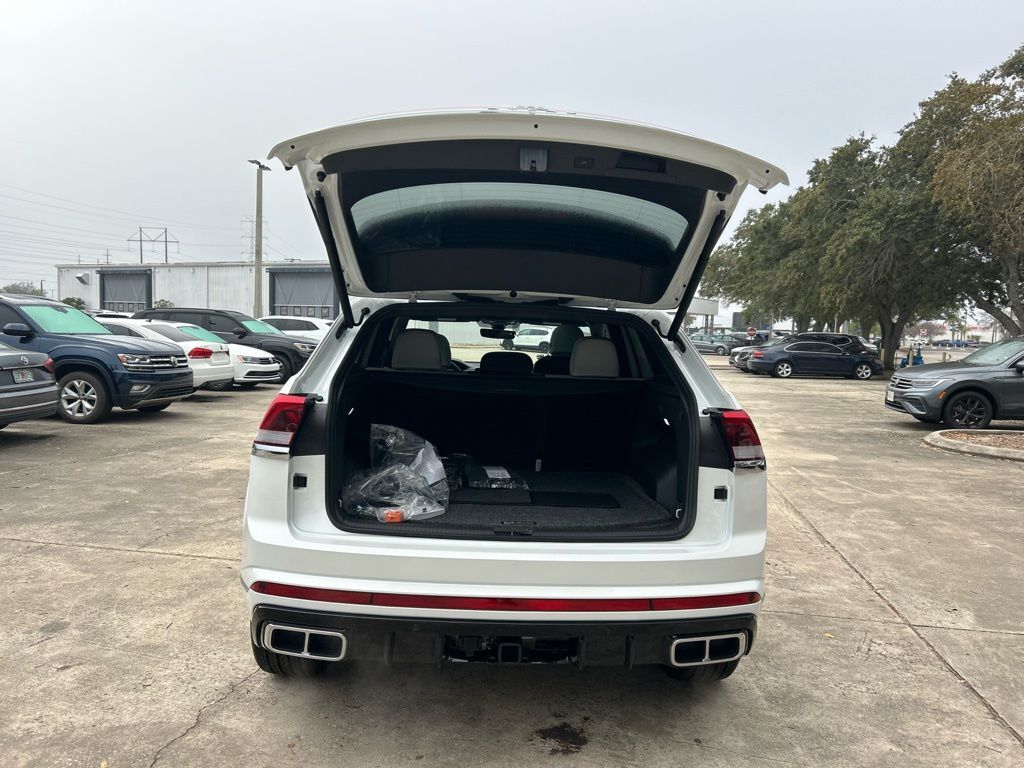 2026 Volkswagen Atlas Cross Sport 2.0T SEL Premium R-Line Tampa FL