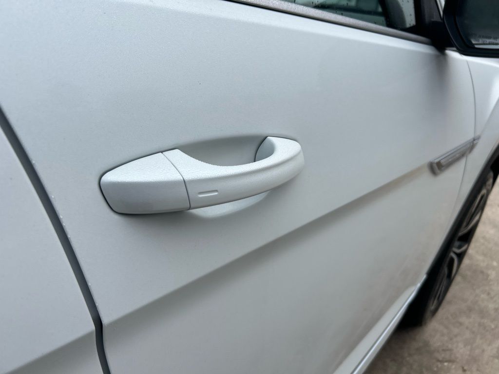 2026 Volkswagen Atlas Cross Sport 2.0T SEL Premium R-Line Tampa FL