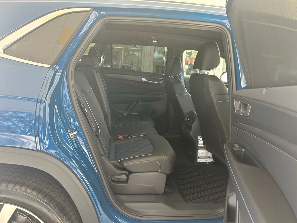 2026 Volkswagen Atlas Cross Sport 2.0T SEL Premium R-Line Tampa FL