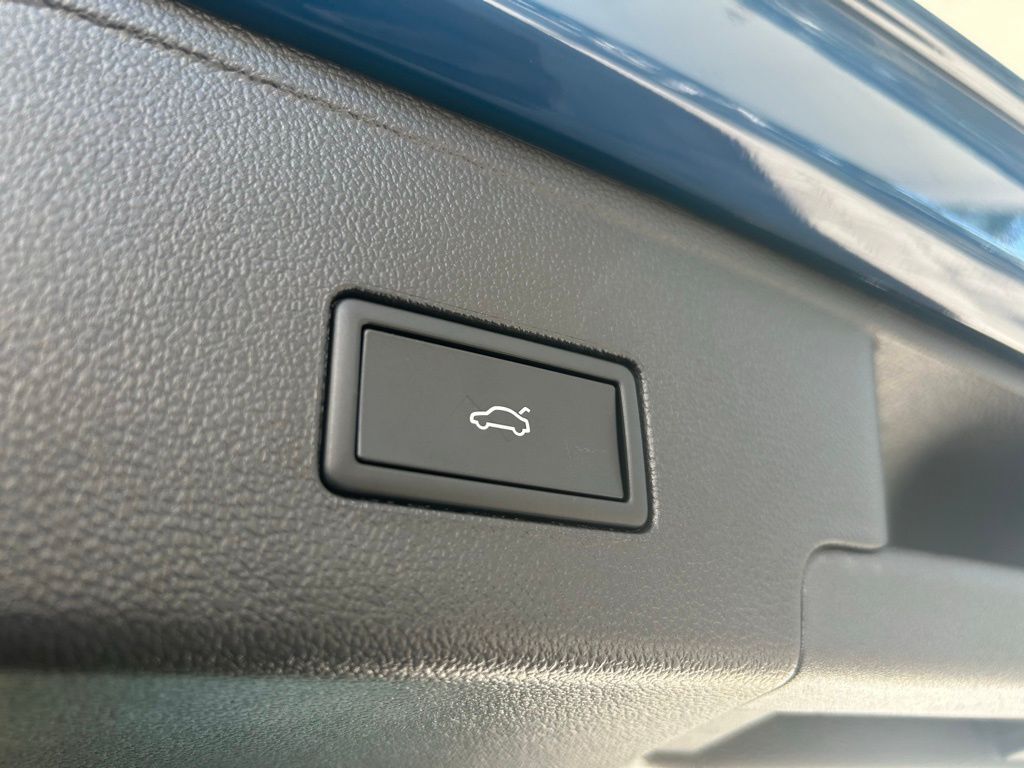 2026 Volkswagen Atlas Cross Sport 2.0T SEL Premium R-Line Tampa FL