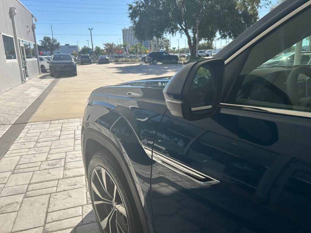 2026 Volkswagen Atlas Cross Sport 2.0T SEL Premium R-Line Tampa FL