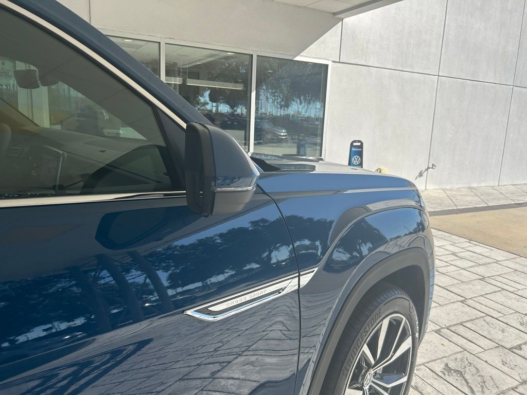 2026 Volkswagen Atlas Cross Sport 2.0T SEL Premium R-Line Tampa FL