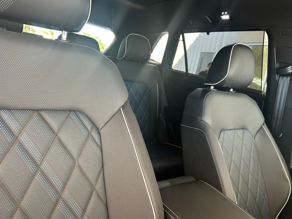 2026 Volkswagen Atlas Cross Sport 2.0T SEL Premium R-Line Tampa FL