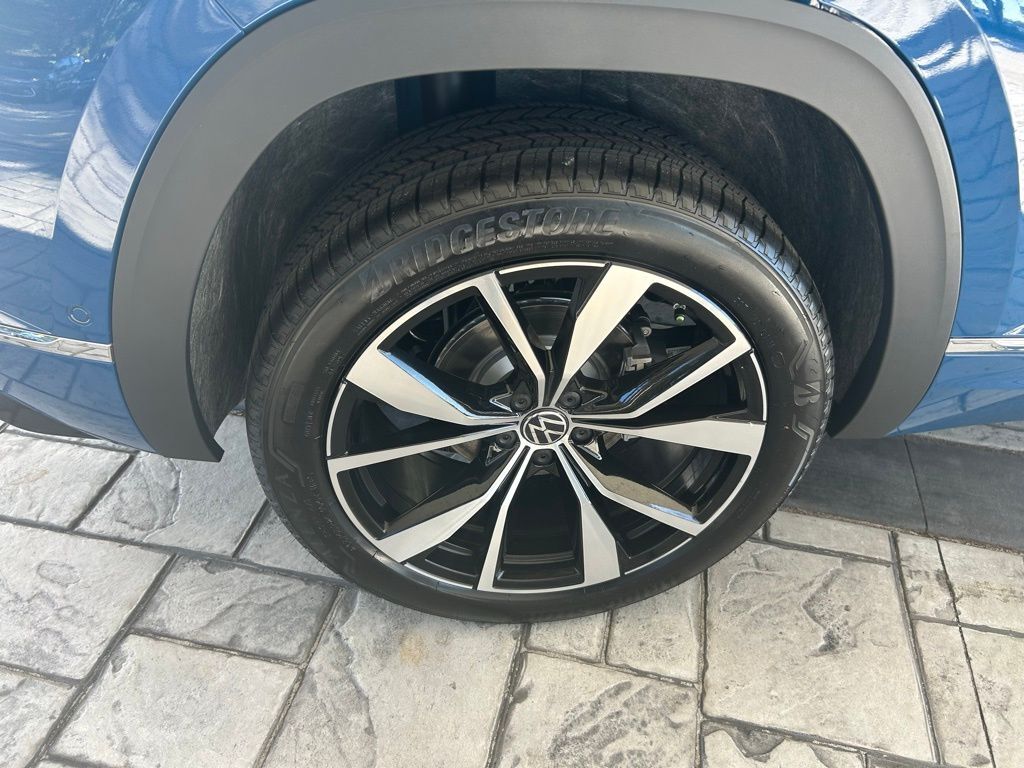 2026 Volkswagen Atlas Cross Sport 2.0T SEL Premium R-Line Tampa FL