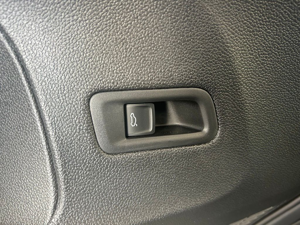 2026 Volkswagen Atlas Cross Sport 2.0T SEL Premium R-Line Tampa FL