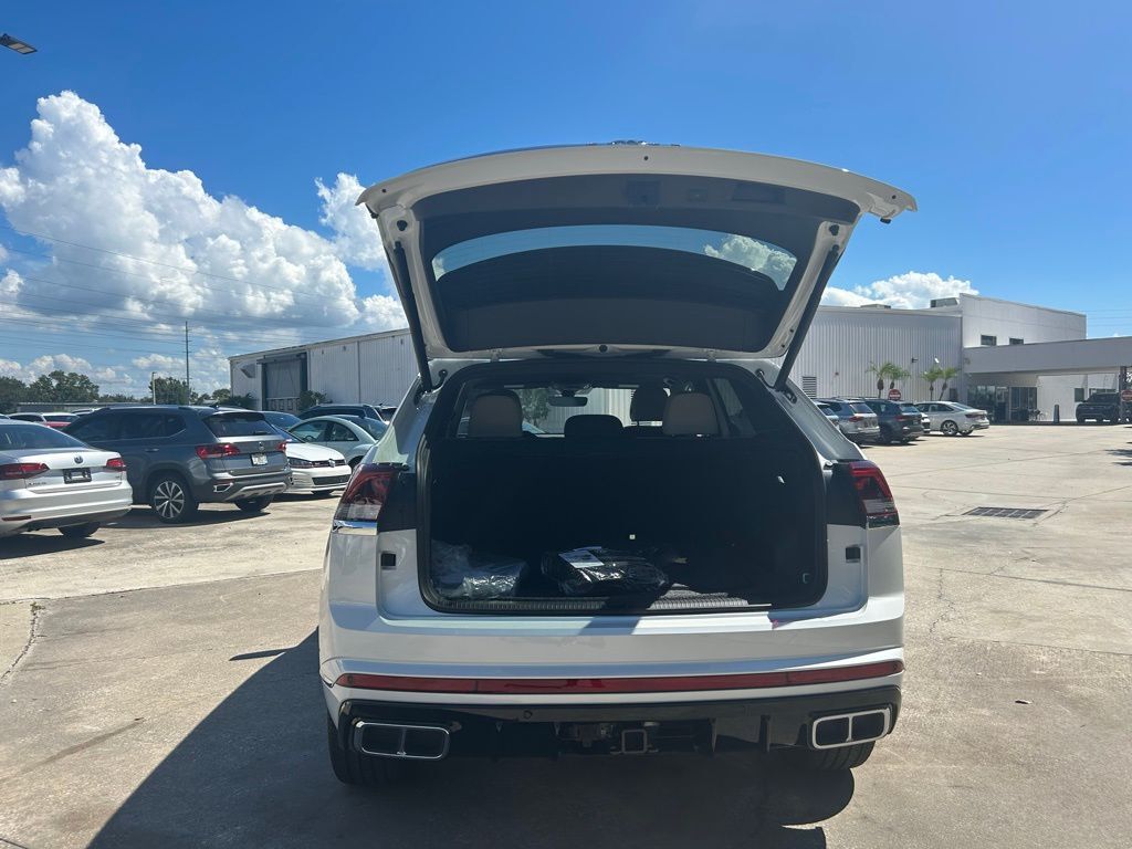 2026 Volkswagen Atlas Cross Sport 2.0T SEL Premium R-Line Tampa FL